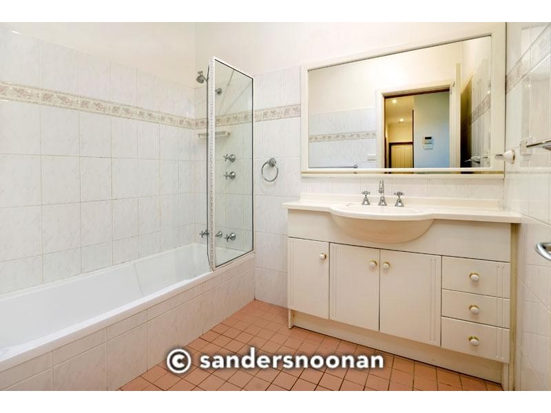 1 Jindabyne Crescent, Peakhurst Heights NSW 2210