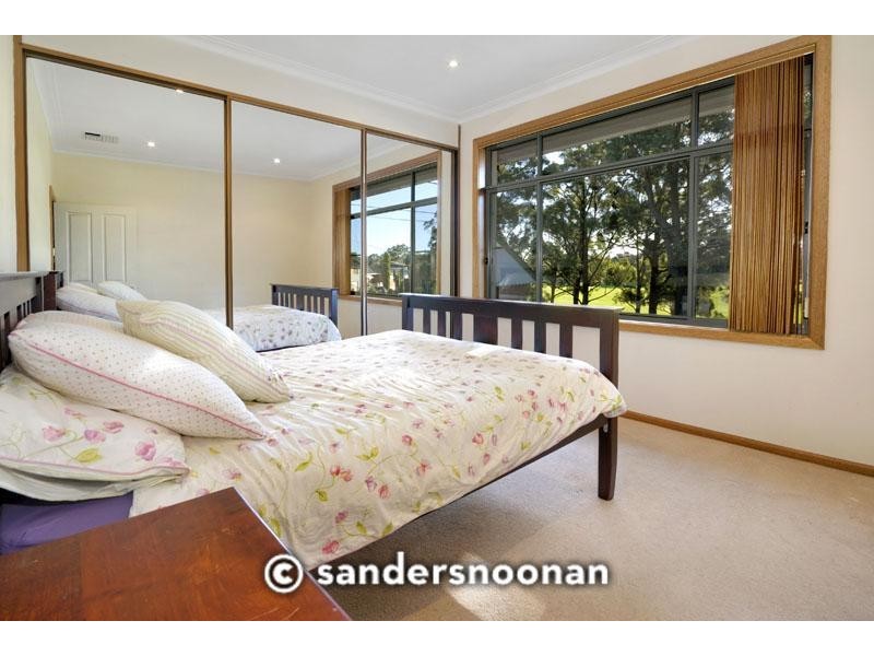 1 Jindabyne Crescent, Peakhurst Heights NSW 2210