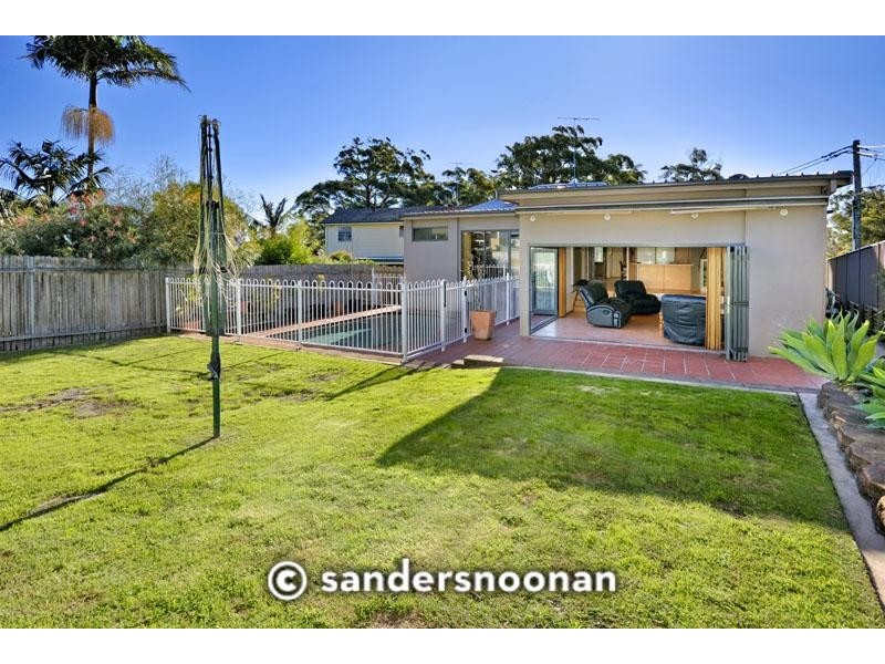 1 Jindabyne Crescent, Peakhurst Heights NSW 2210