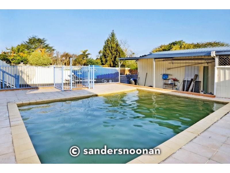 29 Clarendon Road, Peakhurst NSW 2210