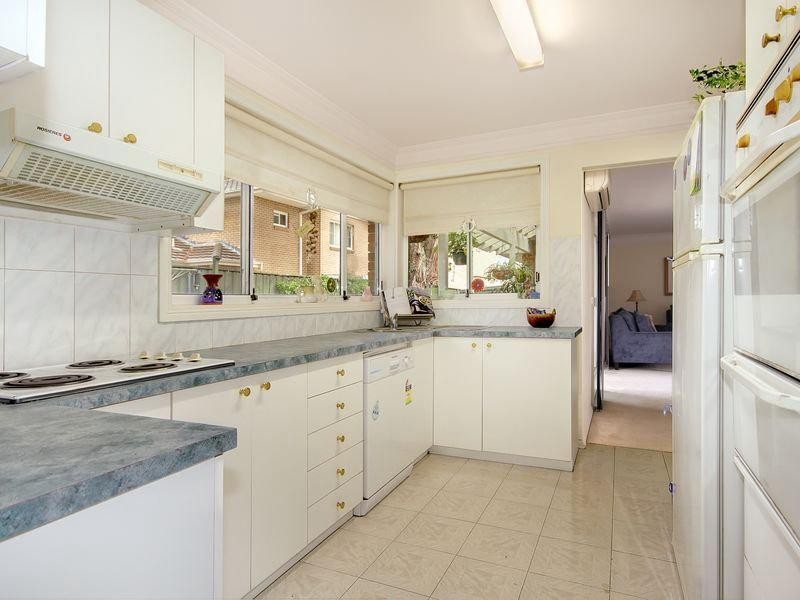 2/28 Samuel Street, Peakhurst NSW 2210