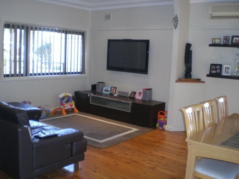 3 Eva Street, Roselands NSW 2196