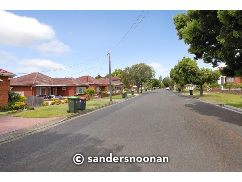 18 Midlothian Avenue, Beverly Hills NSW 2209