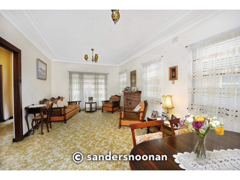 4 Booragul Street, Beverly Hills NSW 2209