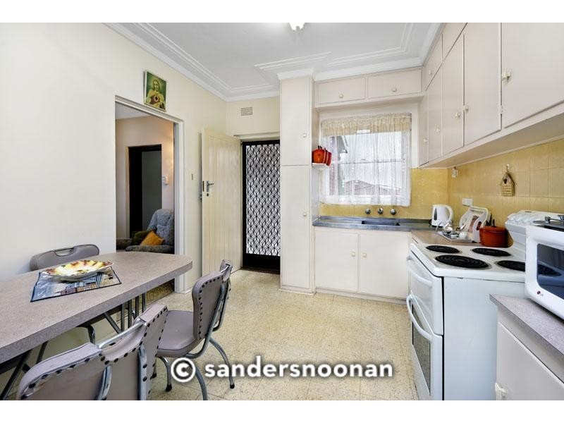 4 Booragul Street, Beverly Hills NSW 2209