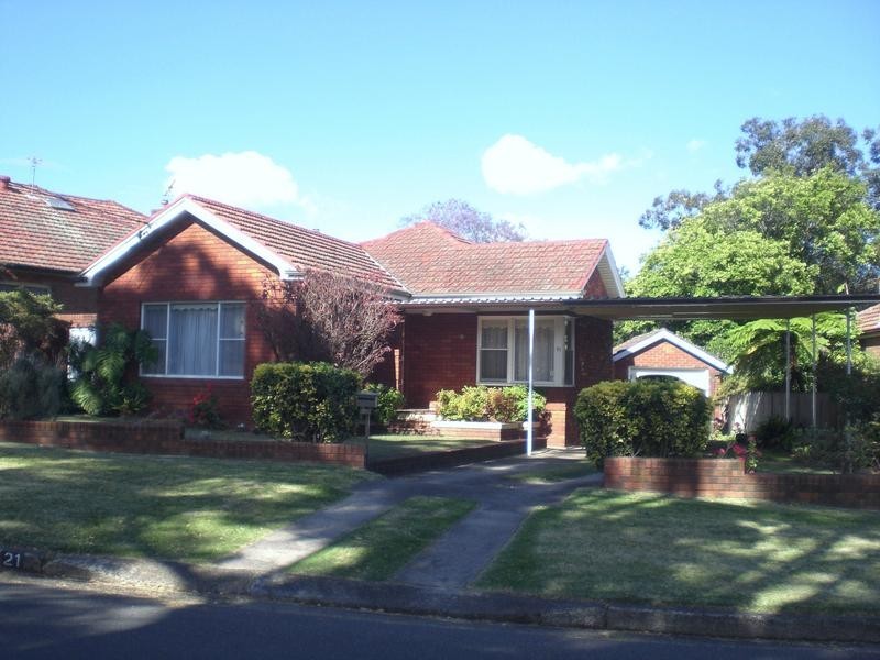 21 Kooemba Rd, Beverly Hills NSW 2209
