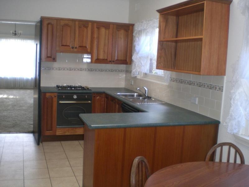 21 Kooemba Rd, Beverly Hills NSW 2209