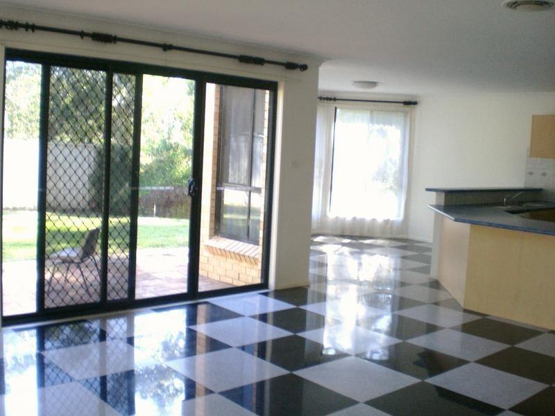 10 Hans Place, Casula NSW 2170