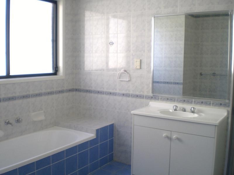 10 Hans Place, Casula NSW 2170