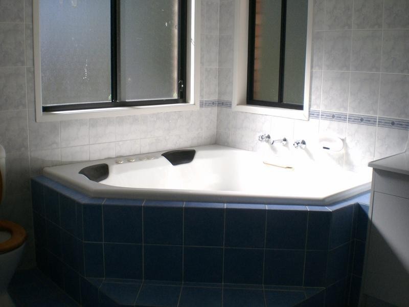 10 Hans Place, Casula NSW 2170