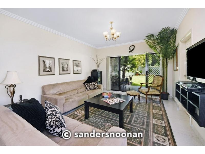 17a Barry Avenue, Mortdale NSW 2223