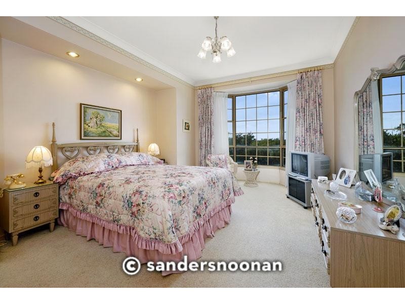 2 McManus Place, Lugarno NSW 2210