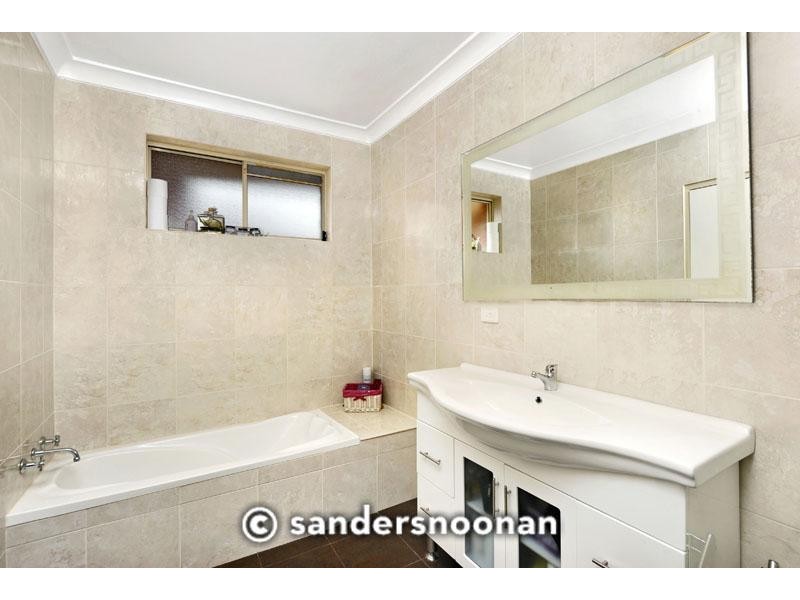 2/31 Graham Road, Narwee NSW 2209