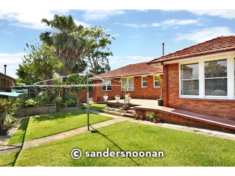 16 Kingsgrove Avenue, Kingsgrove NSW 2208