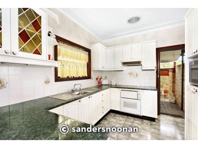 13 Grandview Crescent, Lugarno NSW 2210