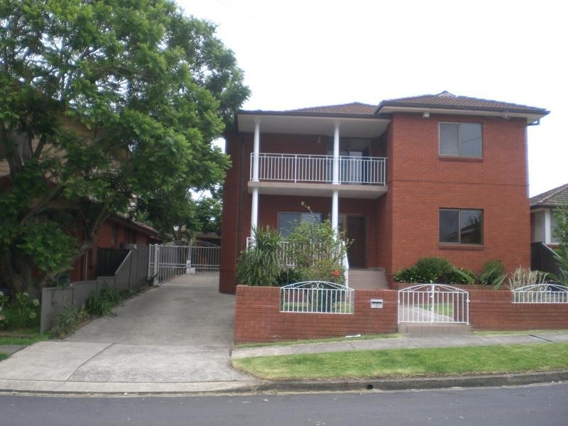 31 Gowlland Parade, Panania NSW 2213