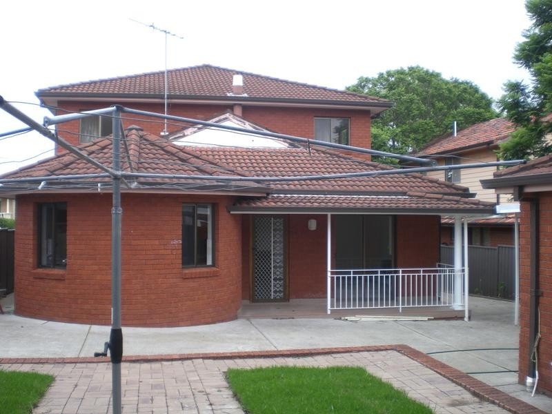 31 Gowlland Parade, Panania NSW 2213