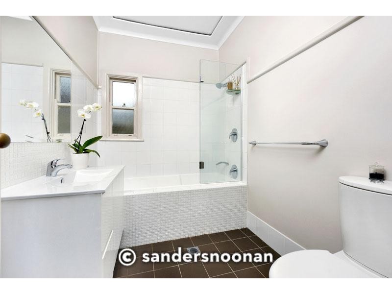 6 Highland Road, Peakhurst NSW 2210