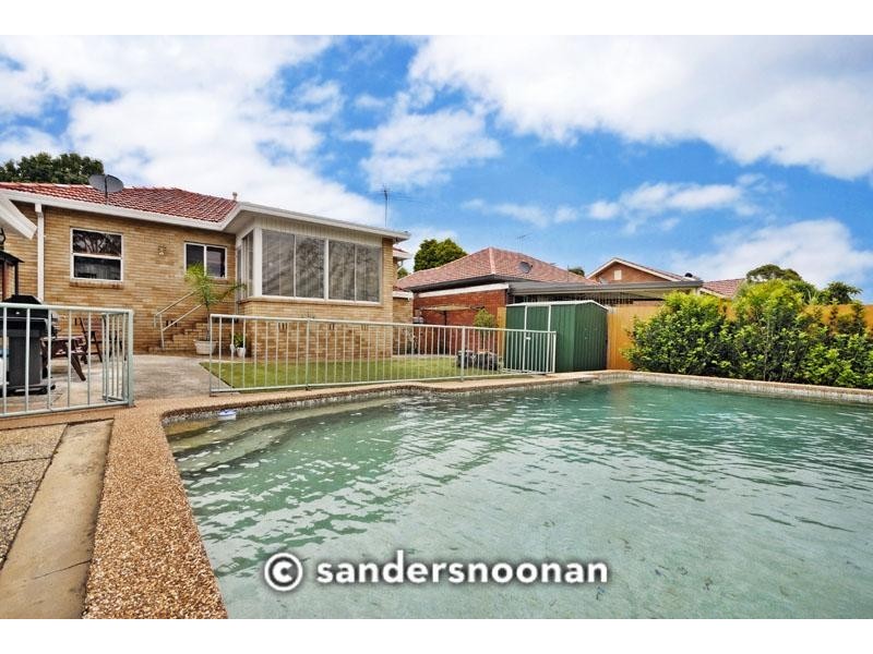 10 Renway Avenue, Lugarno NSW 2210