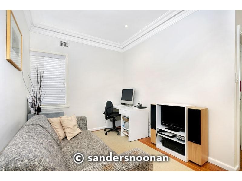 1 Linden Crescent, Lugarno NSW 2210