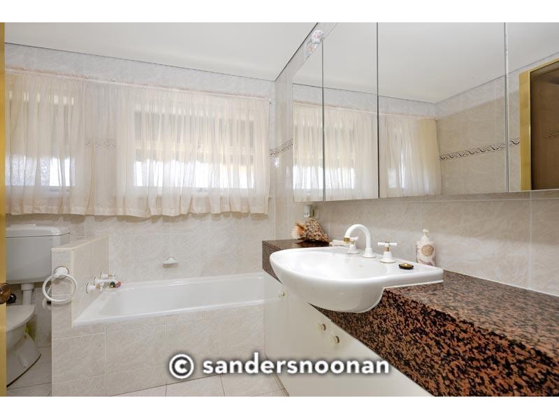 12 Vista Avenue, Peakhurst Heights NSW 2210