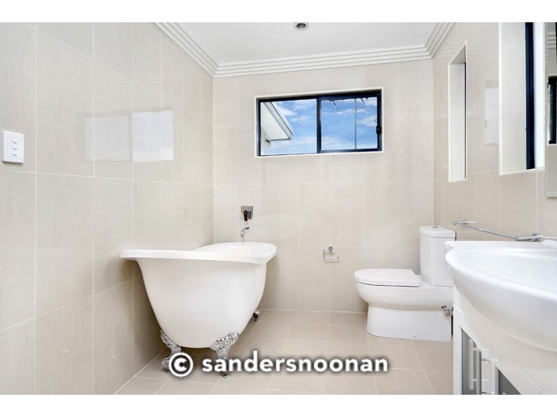 8 Riverside Drive, Lugarno NSW 2210