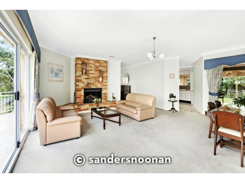 11 Banksia Place, Lugarno NSW 2210