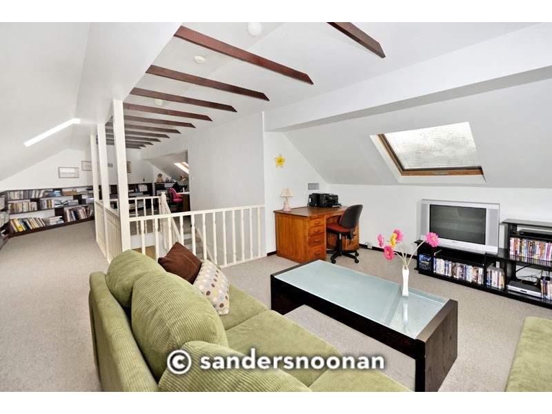 11 Banksia Place, Lugarno NSW 2210