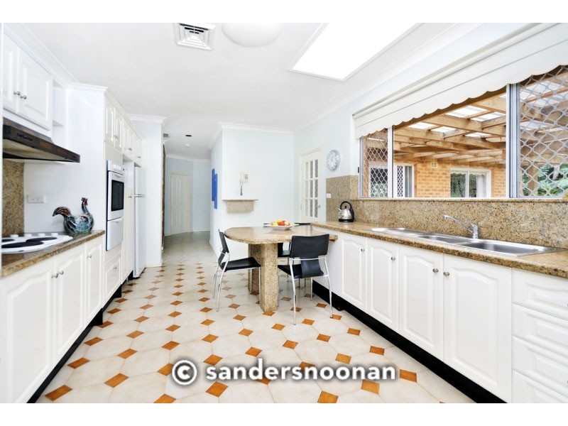 11 Banksia Place, Lugarno NSW 2210