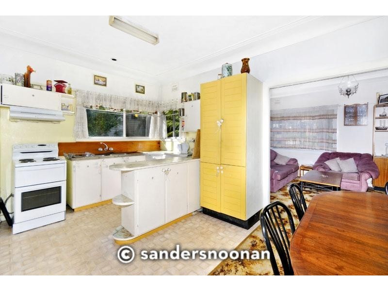 28 Anderson Road, Mortdale NSW 2223