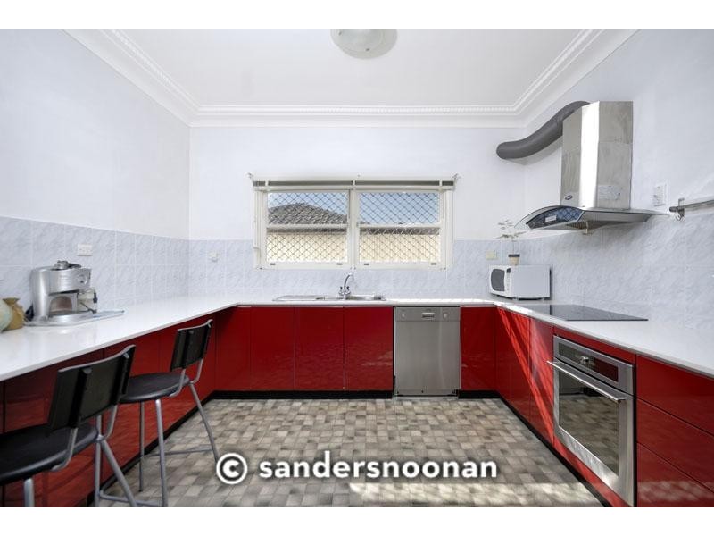 24 Clarence Street, Macquarie Fields NSW 2564