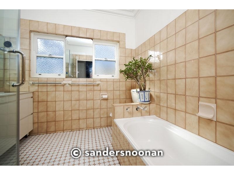 24 Clarence Street, Macquarie Fields NSW 2564