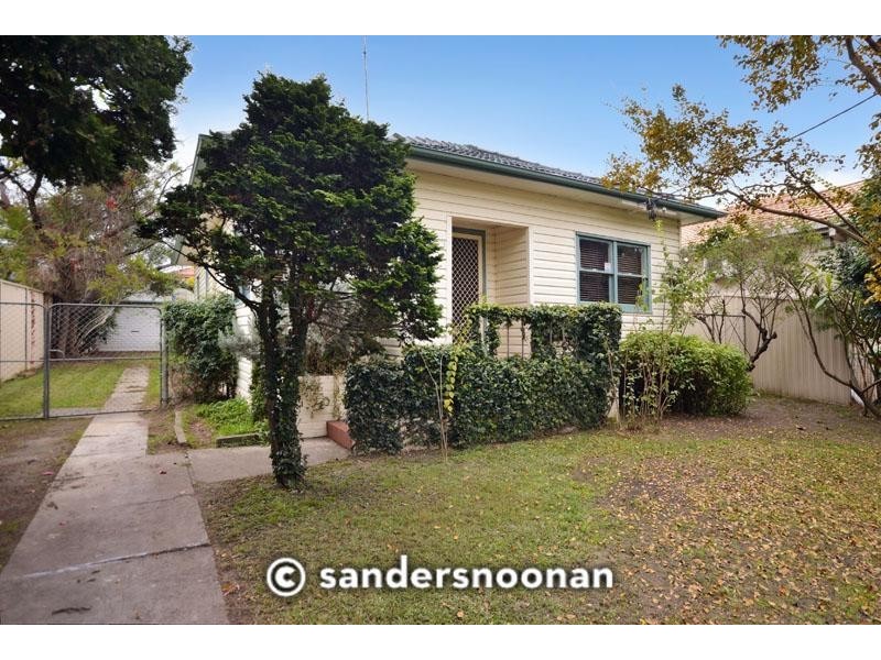 10 Lupin Avenue, Riverwood NSW 2210