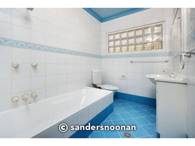 11 Prospect Road, Peakhurst NSW 2210