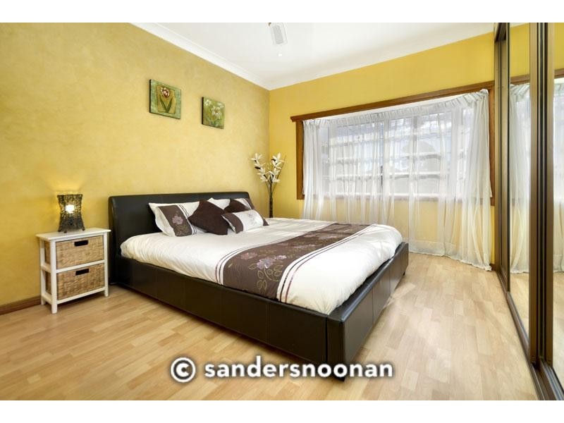 11 Prospect Road, Peakhurst NSW 2210