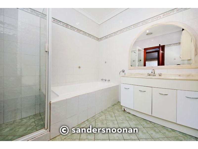 15 Forshaw Avenue, Peakhurst NSW 2210