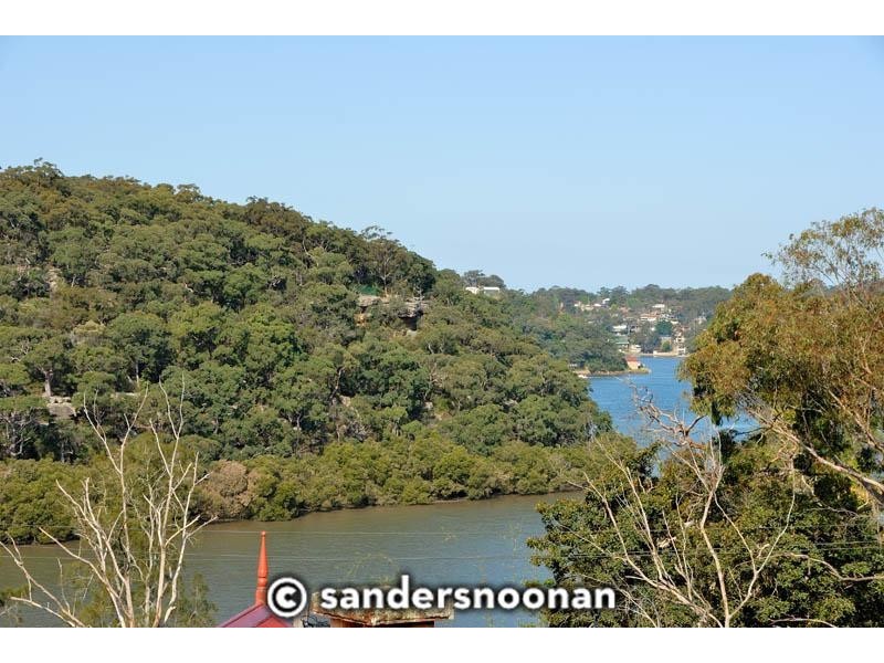 2/4 Woodcliff Parade, Lugarno NSW 2210