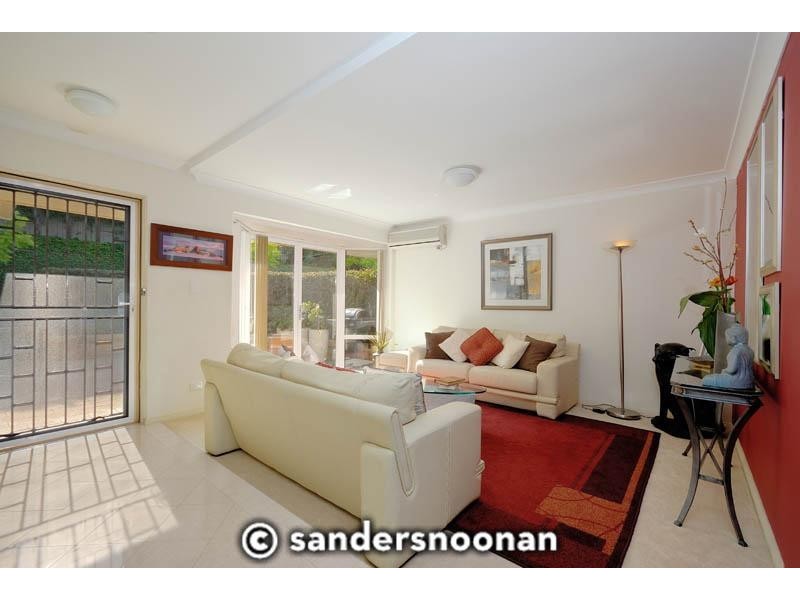 2/4 Woodcliff Parade, Lugarno NSW 2210