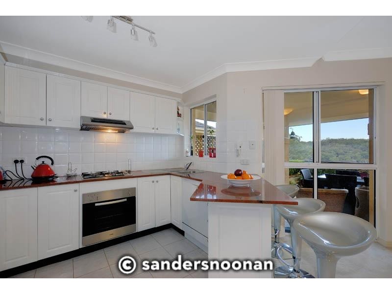 2/4 Woodcliff Parade, Lugarno NSW 2210