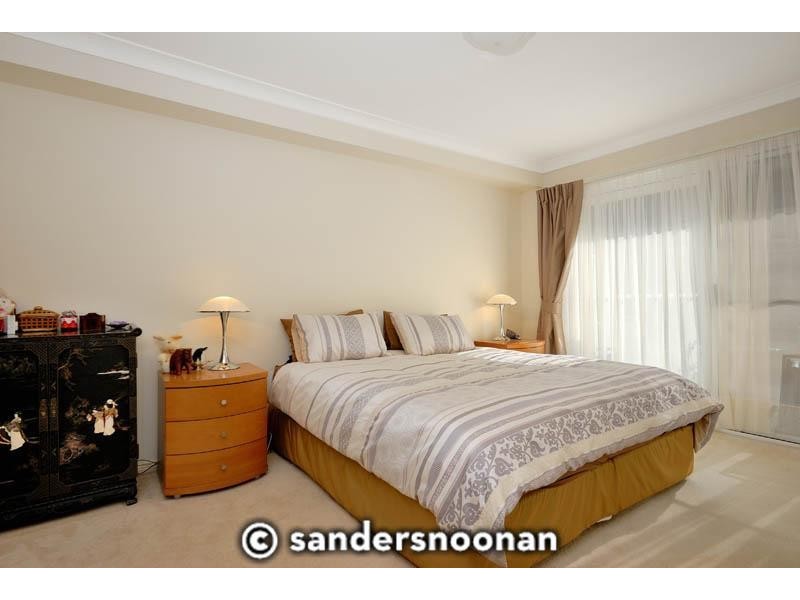 2/4 Woodcliff Parade, Lugarno NSW 2210