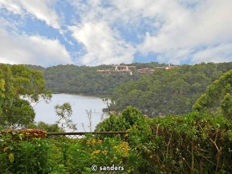 8 Riverside Drive, Lugarno NSW 2210