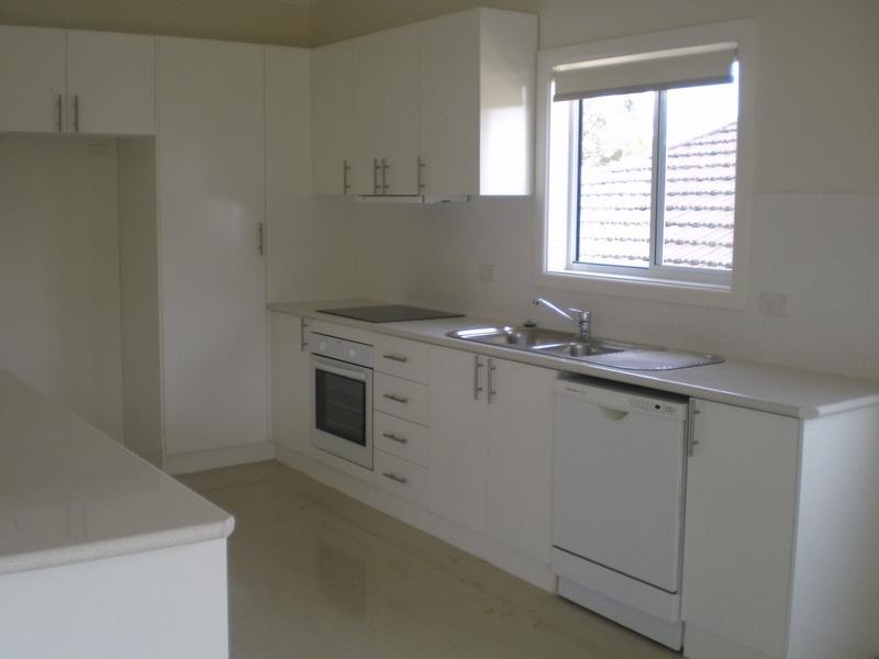 6 Linden Crescent, Lugarno NSW 2210