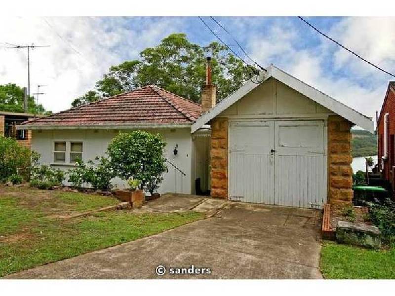 8 Riverside Drive, Lugarno NSW 2210
