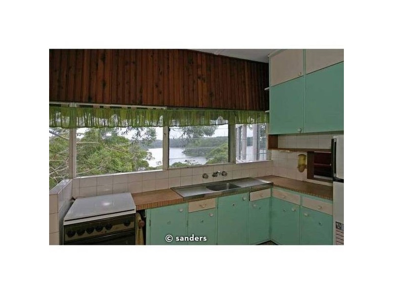 8 Riverside Drive, Lugarno NSW 2210