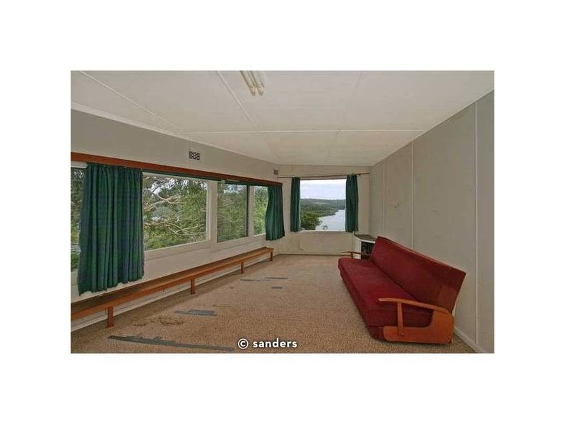 8 Riverside Drive, Lugarno NSW 2210