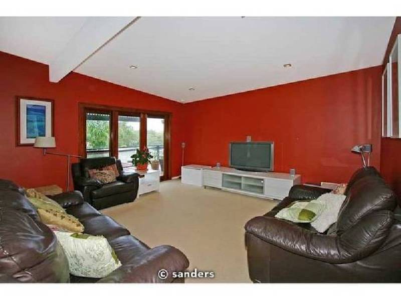 Elm Street, Lugarno NSW 2210