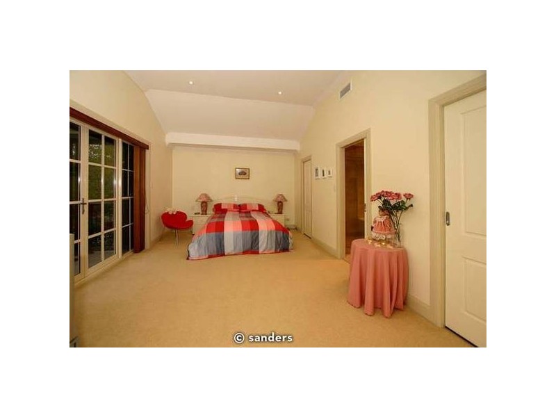 14 Oatley Parade (cnr Larool Ave), Oatley NSW 2223