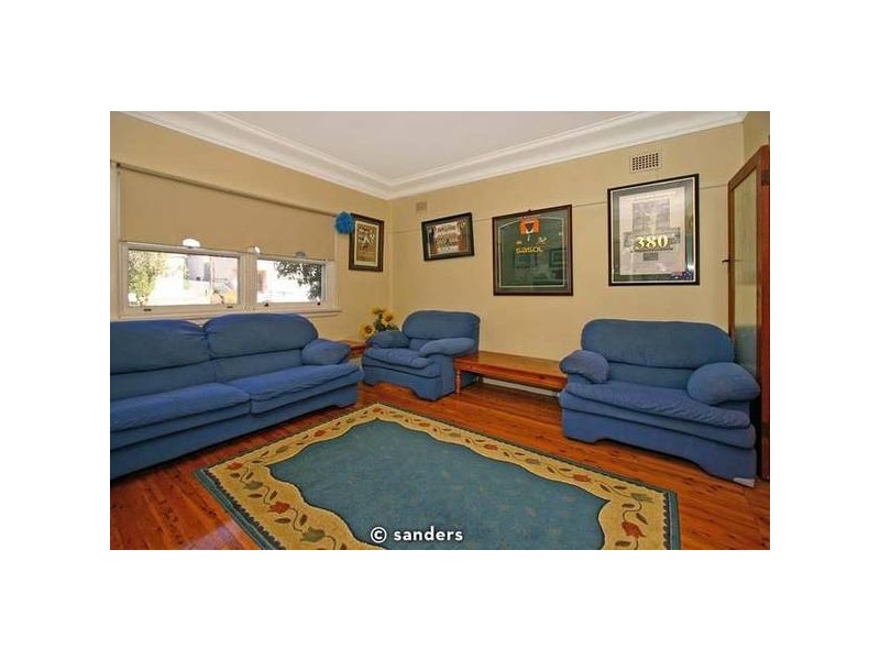 2 Barry Avenue, Mortdale NSW 2223