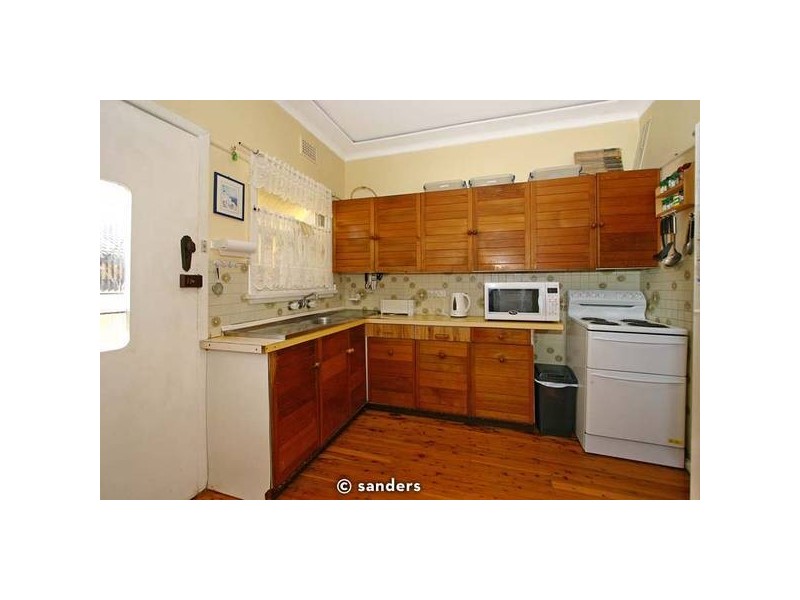 2 Barry Avenue, Mortdale NSW 2223