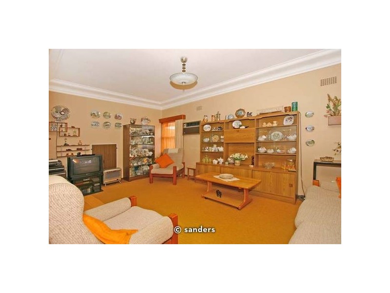 2 Blackbutt Avenue, Lugarno NSW 2210